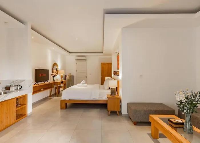 Stylish 1 Bd Pvt W Shared Kitchen And Pool *